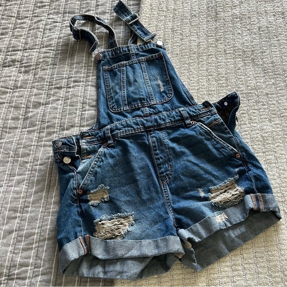 H&M Short Overalls 4 - Picture 1 of 5